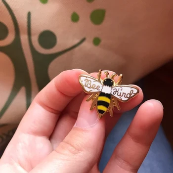 บีแบบน่ารักที่รักบี Enamel เข็มตราเป็นแบบแมลงที่ปักหมุดบันทึกผึ้ง.เข็มกลัดสัตว์เครื่องประดับของขวัญผู้หญิงเครื่องประดับ