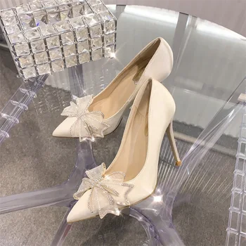 ผู้หญิงเป็นส้นสูง Stiletto 2022 ใหม่แฟชั่น Temperament ธนู Rhinestone เล็งมางานแต่งงานรองเท้าเจ้าสาวรองเท้าดีไซน์เนอร์ปาร์ตี้รองเท้า