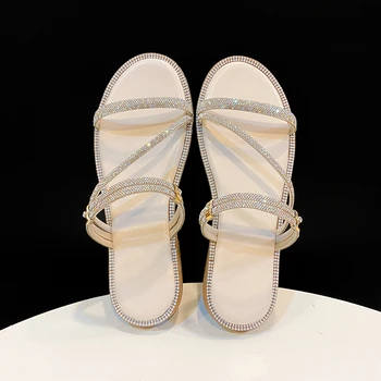 รรองเท้าไปปกติกับผู้หญิงเป็นเครื่องหนังรองเท้าไล่เป็นการกระพริบไปทางสไลด์เลือดน้มมัด Pantofle วามหรูหราของดี 2023 หน้าร้อนผู้หญิง sandals