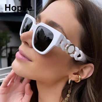 แบรนด์ที่หรูหราขาวสอแว่นตากันแดดผู้หญิง 2022 ฮิแฟชั่นใหญ่โตเฟรมหญิงม่านหนายิงไม่เข้าหรอกโซ่ Temples สะโพกขึ้นอาทิตย์แว่นตา แบรนด์ที่หรูหราขาวสอแว่นตากันแดดผู้หญิง 2022 ฮิแฟชั่นใหญ่โตเฟรมหญิงม่านหนายิงไม่เข้าหรอกโซ่ Temples สะโพกขึ้นอาทิตย์แว่นตา 1